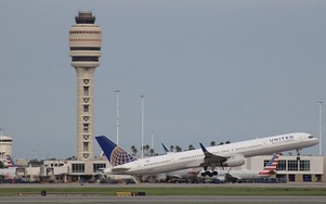 Một sân bay quốc tế Mỹ phải dừng toàn bộ chuyến bay vì rét cực đoan