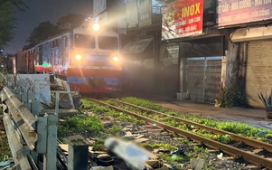 Bản tin TNGT 9/3: Băng qua đường sắt ở Hà Nội, người đi xe máy bị tàu hỏa tông tử vong