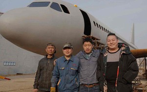 Nông dân Trung Quốc tự chế tạo mô hình máy bay Airbus A320