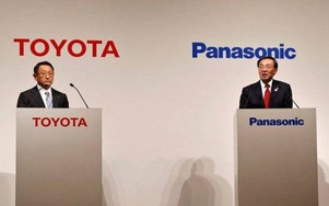 Toyota hợp tác với Panasonic sản xuất pin cho xe điện