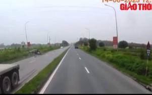 Video: Xe con bị đâm vỡ đuôi trên đường 494 khiến một CSGT tử vong