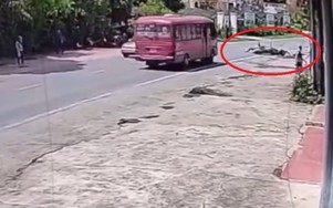 Ô tô va chạm xe máy khiến 1 người tử vong, 10 giây "ám ảnh" trước tai nạn