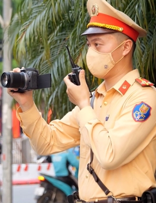 Toàn cảnh giao thông 24/5: Hà Nội tăng cường xử phạt vi phạm giao thông qua camera