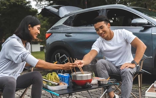 Cách sử dụng nguồn điện từ xe ô tô cho các hoạt động dã ngoại