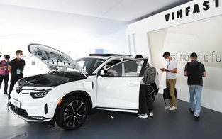 Đề xuất kéo dài thời gian ưu đãi thuế với ô tô điện