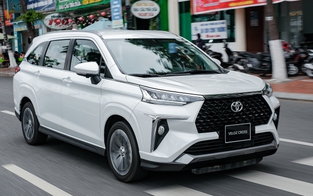 Những mẫu xe xăng gầm cao bán chạy nhất tháng 4