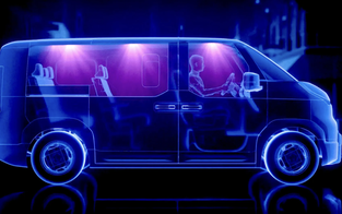 Đèn trần ô tô Hyundai diệt vi khuẩn viêm phổi với công nghệ tia cực tím