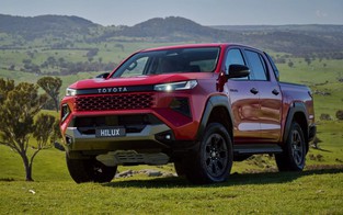 Xe bán tải: Toyota Hilux bứt phá, chiếm ngôi vương của Ford Ranger