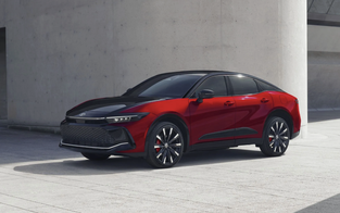 Toyota Crown 2027 sử dụng công nghệ hybrid mới nhất