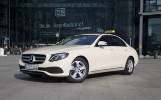Mercedes-Benz trở lại thị trường xe taxi