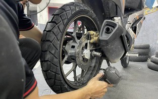 Dấu hiệu cần thay lốp xe máy để đảm bảo an toàn
