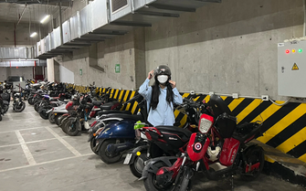 Pin xe điện khó cháy nổ, chung cư có nên cấm sạc xe?