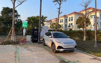 Hai doanh nghiệp bắt tay phát triển trạm sạc xe điện