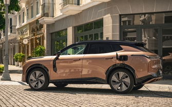 Lynk & Co 08 EM-P: SUV lai sạc nhanh chỉ 28 phút