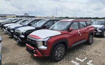 Hãng xe tung mẫu mới, ưu đãi lớn đua doanh số