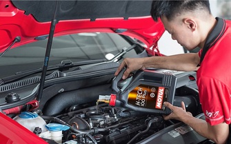 Cách lựa chọn dầu nhớt ô tô phù hợp