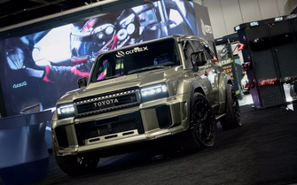 Độ Toyota Land Cruiser Prado thân rộng tốn hơn 600 triệu đồng