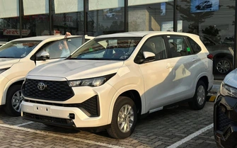 Hơn 700 triệu đồng mua ô tô 7 chỗ nào đi Tết?