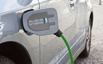 Dùng xe PHEV không sạc điện sẽ gây nhiều hệ lụy