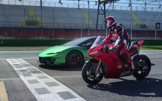 Màn so tài tốc độ giữa Ducati và Lamborghini