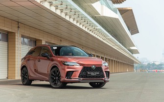 Top 10 xe hạng sang bán chạy nhất tại Mỹ năm 2025