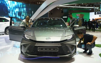 Bán chạy nhất phân khúc nhưng Toyota Camry vẫn còn xe tồn kho