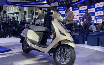 Suzuki ra mắt xe máy điện tại Ấn Độ, giá 30 triệu đồng