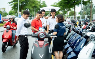 Khi phụ huynh và Gen Z đồng lòng “lên đời” xe máy điện VinFast
