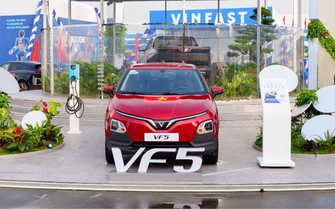 Doanh số ô tô điện VinFast đã vượt năm 2024