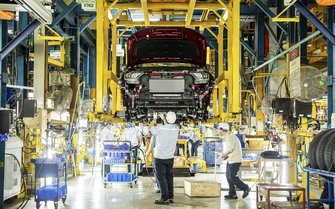 Vì sao tỉ lệ nội địa hoá ô tô tại Việt Nam còn thấp?