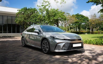 Toyota bất ngờ giảm giá xe hybrid tại Việt Nam