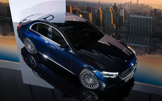 Mercesdes-Benz ra mắt loạt sản phẩm điện hóa mới
