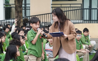 Trang bị kỹ năng nhận diện nguy cơ khi tham gia giao thông cho học sinh tiểu học