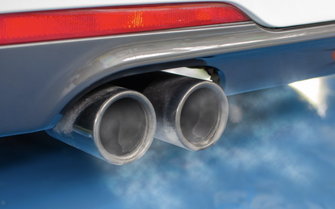 Ô tô nổ máy ra khói trắng, nguyên nhân vì sao?