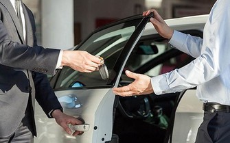 Trả giá gấp đôi vẫn khó thuê xe tự lái dịp Tết