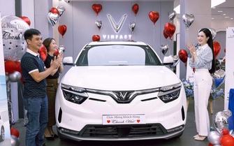 Xăng dầu tăng giá, ô tô VinFast bất ngờ giảm giá sâu