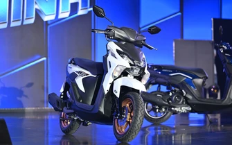 Yamaha Gear 125 Hybrid bản Cao cấp và Tiêu chuẩn có gì khác biệt?