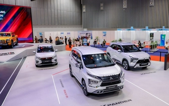 Xăng tăng giá, hãng xe tặng phiếu nhiên liệu tới 76 triệu đồng