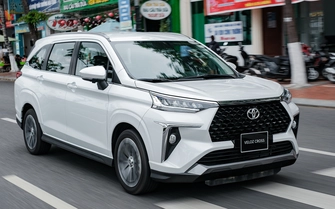 Những mẫu xe xăng gầm cao bán chạy nhất tháng 4