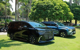 Dàn xe sang, xe điện quy tụ tại giải golf doanh nhân