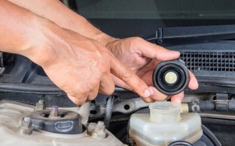 Ô tô đánh lái có tiếng kêu, nguyên nhân do đâu?
