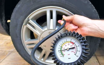 Có cần kiểm tra áp suất lốp thường xuyên?