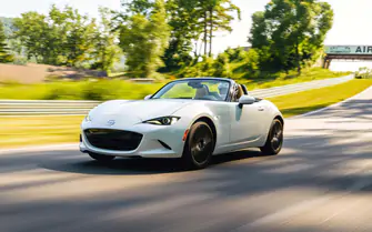 Mazda lên kịch bản điện hóa mẫu xe thể thao MX-5