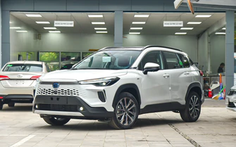Phiên bản ô tô hybrid được ưa chuộng hơn máy xăng