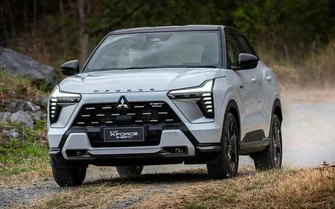 Loạt xe Hybrid đổ bộ thị trường Việt Nam dịp cuối năm