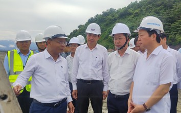 Phó thủ tướng Trần Hồng Hà thị sát dự án cảng Liên Chiểu