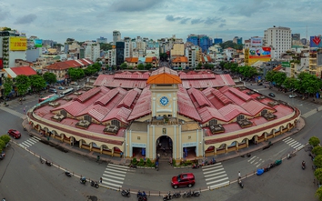 Cảnh chợ Bến Thành xuống cấp, sắp được thay mái tôn giả ngói