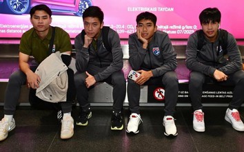 Cầu thủ Thái Lan bị bỏ đói trong chuyến du đấu châu Âu