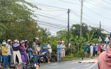 Va chạm xe đạp điện, người phụ nữ bị ô tô khách cán tử vong