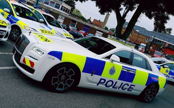 Xe siêu sang Rolls - Royce "biến hình" thành xe cảnh sát